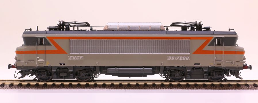 LS Models 10452S  Electric locomotive BB 7200, SNCF (DCC w/Sound)