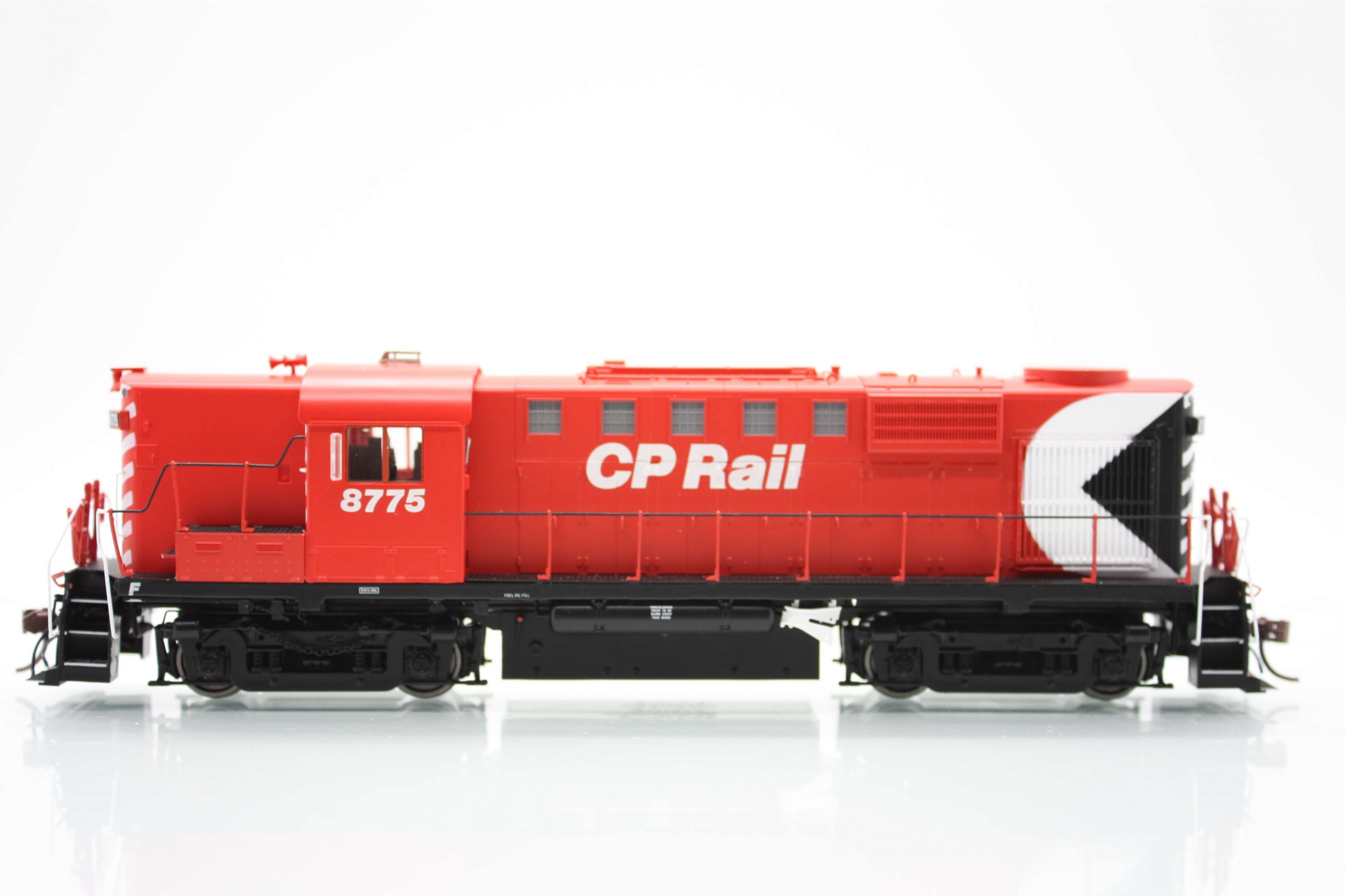 Rapido Trains 32036  MLW RS-18 CP Rail Action Red - 5" Stripes #8775