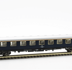 Fleischmann 8110 Express passenger coach 1st class, of the DB