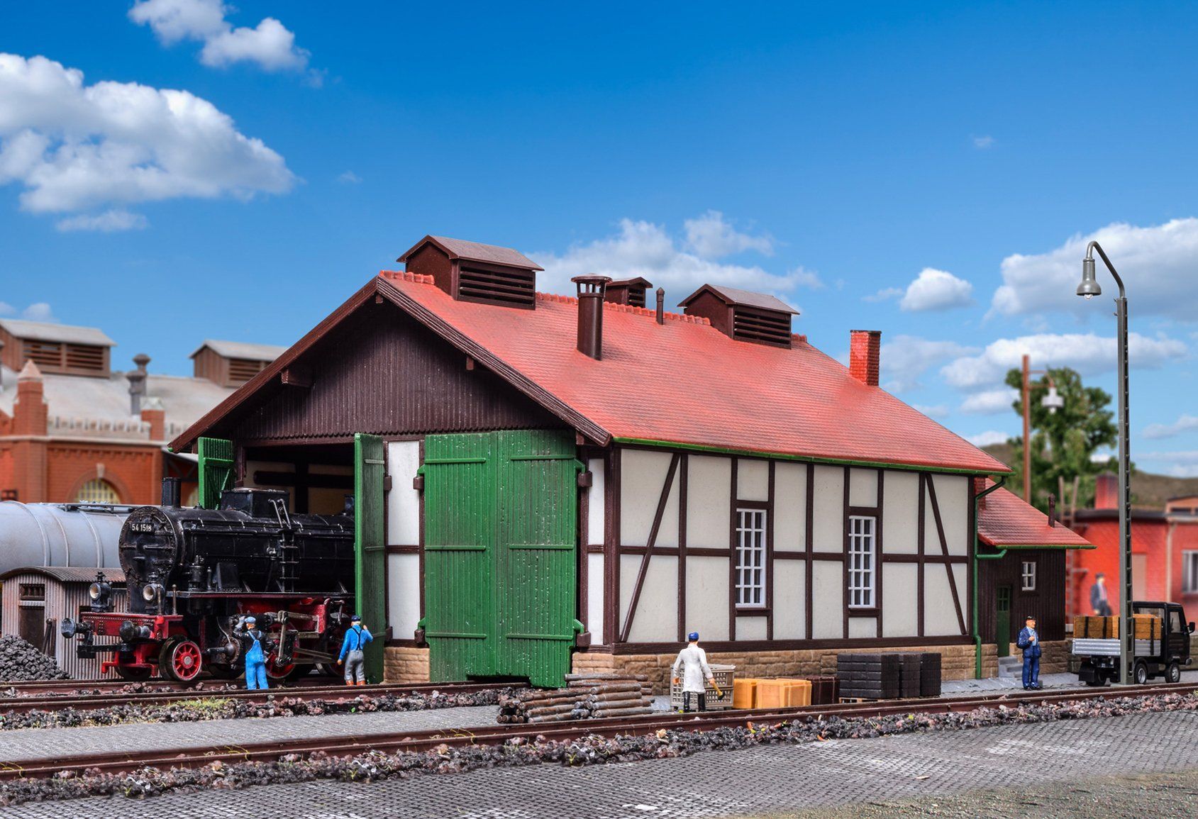Kibri 9438 Locomotive shed, double track