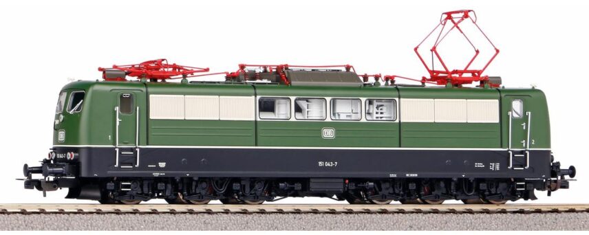 Piko 51316  Electric locomotive BR 151, DB (DCC/Sound)