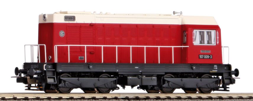 Piko 52420  Diesel locomotive BR 107, DR