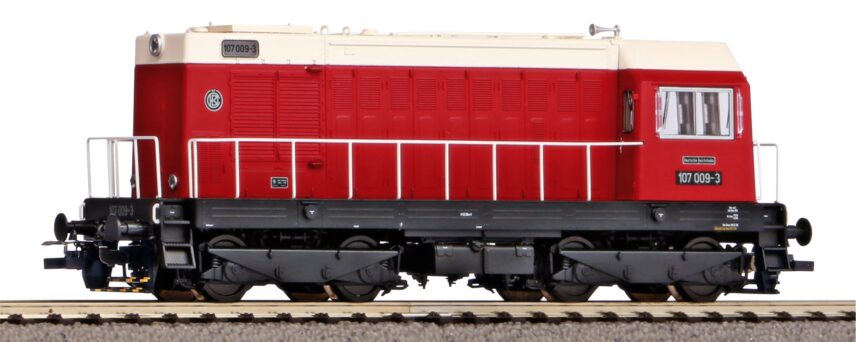 Piko 55910  Diesel locomotive BR 107, DR (DCC/Sound)