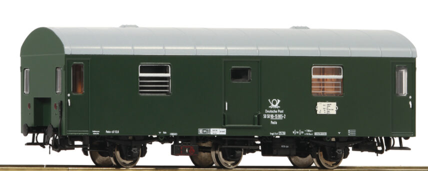 Roco 74456  Mail coach “Rekowagen”, DR