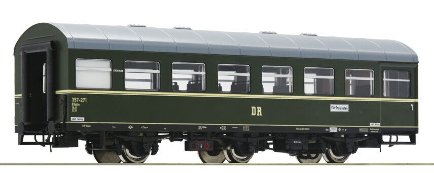 Roco 74460  Heavy hand luggage car “Rekowagen”, DR
