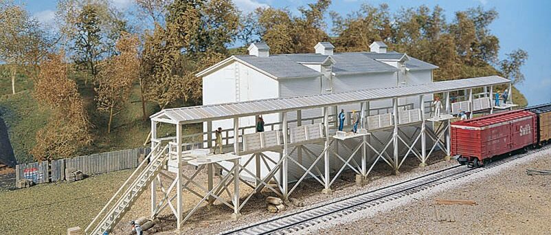 Walthers Cornerstone 3049   Icehouse and Platform