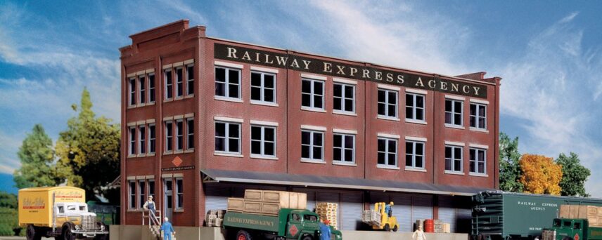 Walthers Cornerstone 3095   Railway Express Agency (REA) Transfer Building