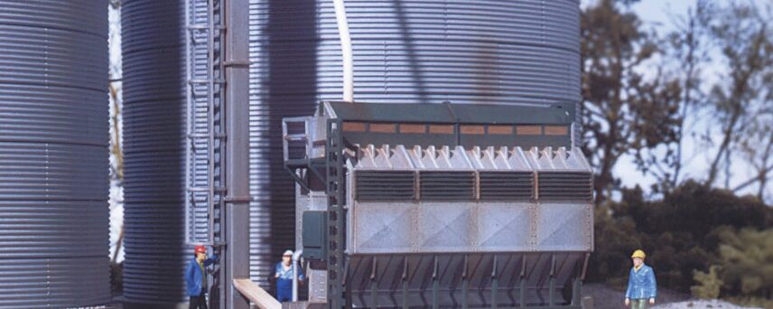 Walthers Cornerstone 3128   Grain Dryer