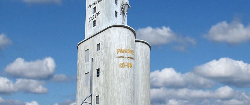 Walthers Cornerstone 4047   Prairie Co-Op Elevator