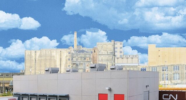 Walthers Cornerstone 4067   Modern Concrete Warehouse