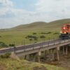 Walthers Cornerstone 4591   Modern Short-Span Concrete Railroad Bridge