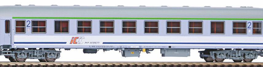 Piko 97604  2nd class passenger coach 111A, PKP
