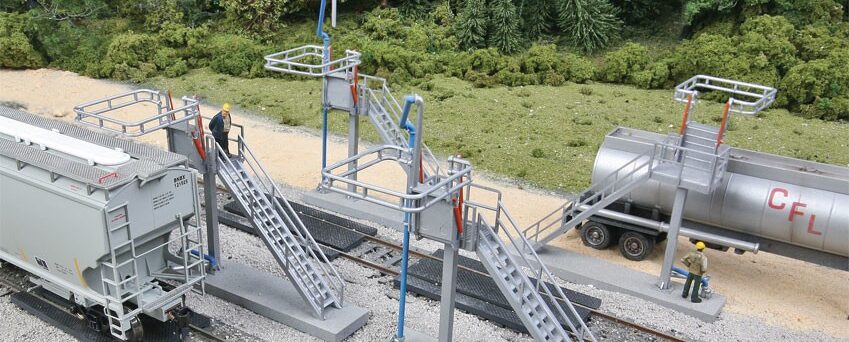 Walthers Cornerstone 4037  Modern Loading Racks pkg(4)