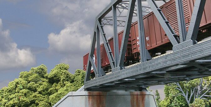 Walthers Cornerstone 4553  Double-Track Railroad Bridge Concrete Abutment pkg(2)