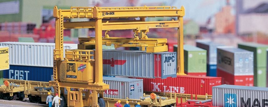 Walthers Cornerstone 3222  N MI-JACK Translift Intermodal Crane