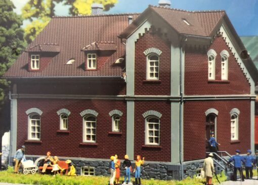 Faller 379  Railway Hostel