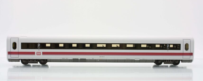 Fleischmann 4449  "ICE 1" 2nd class intermediate, DB