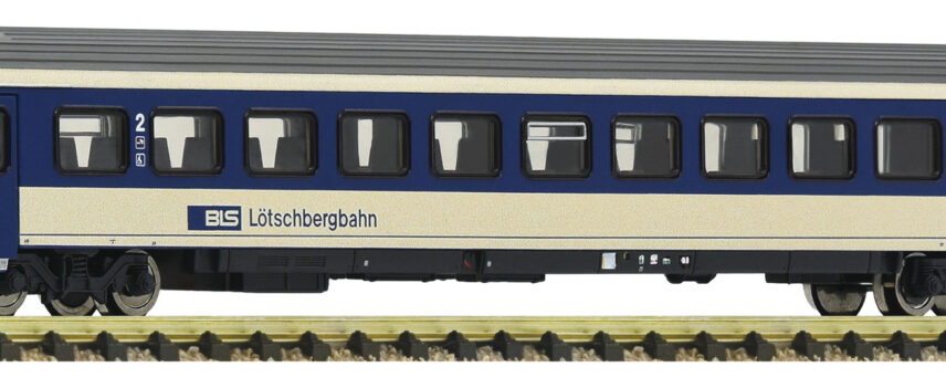 Fleischmann 890209  2nd class passenger coach, BLS