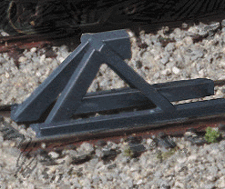 Walthers Cornerstone 2605  Track Bumper - Dark Gray pkg(5)