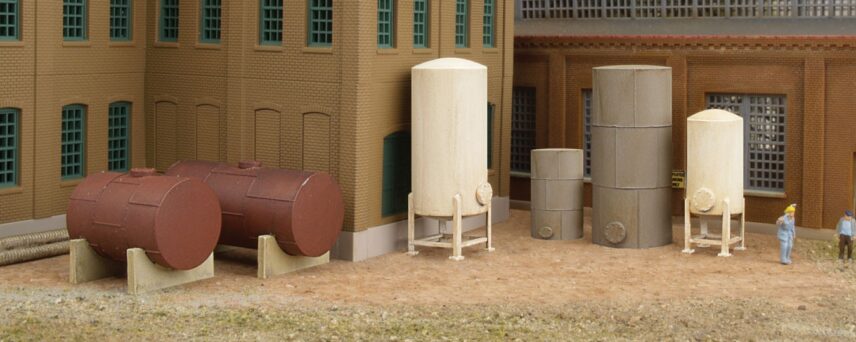 Walthers Cornerstone 3265  N Storage Tanks -pkg(6)