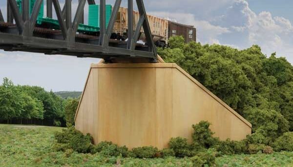 Walthers Cornerstone 3881  N Bridge Abutment 2-Pack
