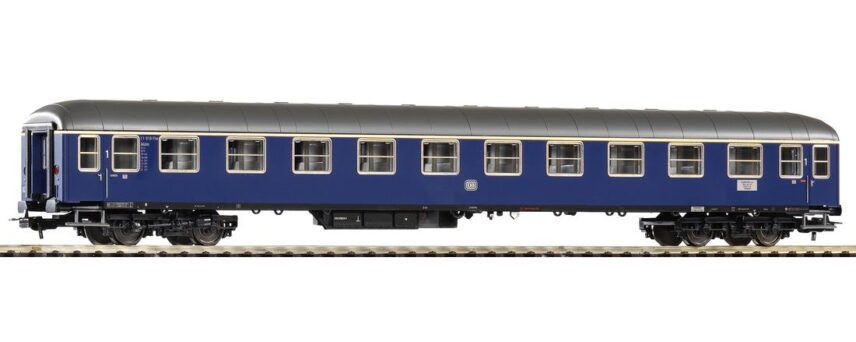 Piko 59638  1st Class Express Passenger coach, DB