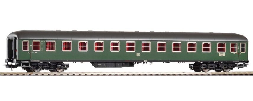 Piko 59640  2nd Class Express Passenger coach, DB