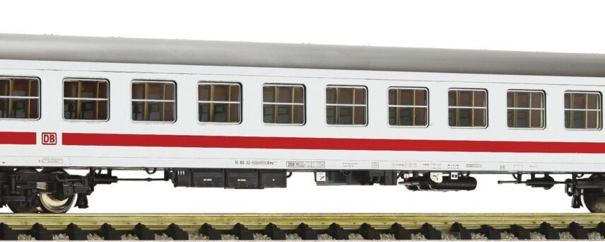 Fleischmann 863926  2nd class express train coach, DB AG