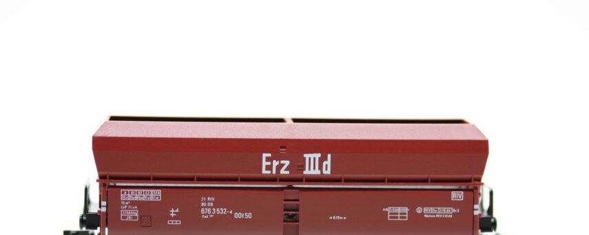 Fleischmann 8520  High capacity self unloading hopper wagon, DB