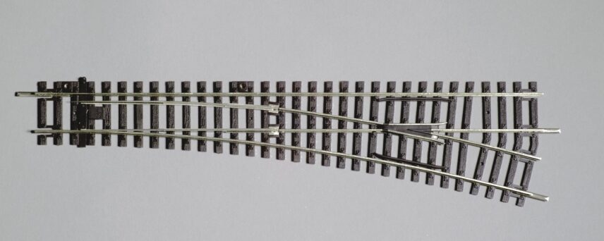 Piko 55221  HO Right Switch R9/239mm