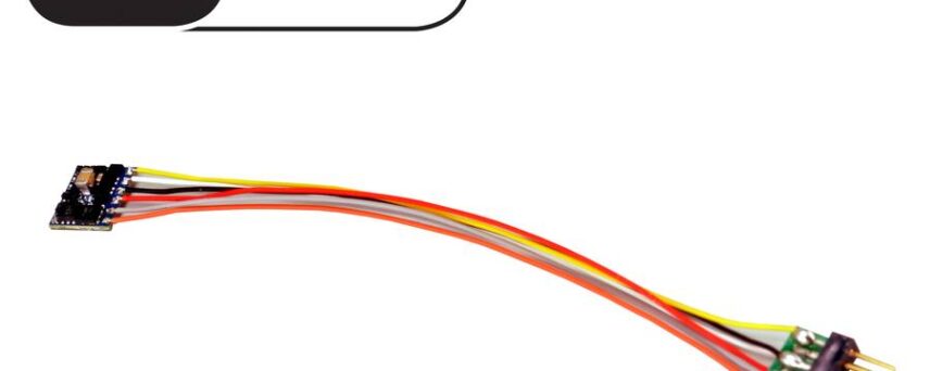 ESU 59826  LokPilot 5 micro DCC, 6-pin NEM651