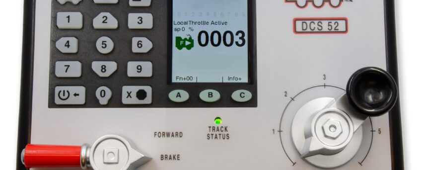 Digitrax  DCS52 Zephyr Express: All-in-one Command Station/Booster/Throttle