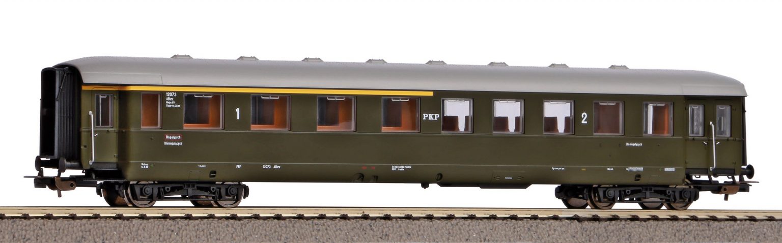 Piko 53283   1st/2nd class passenger car, PKP