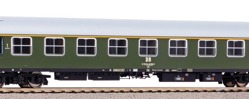 Piko 58550   Y-passenger coaches Ame '69, DR
