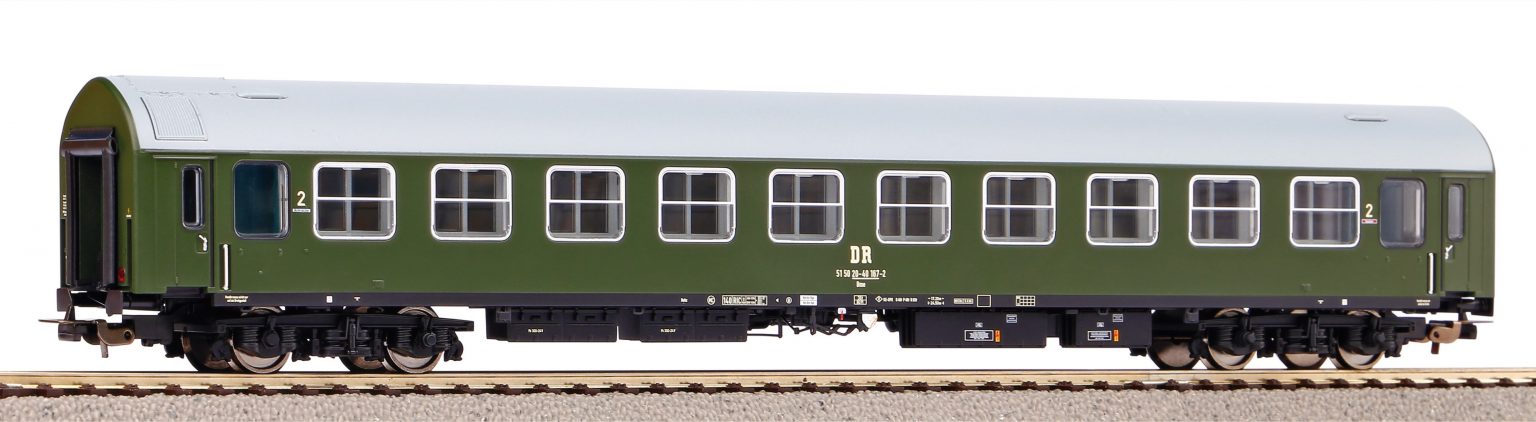 Piko 58552   Y-passenger coaches Bme '69, DR