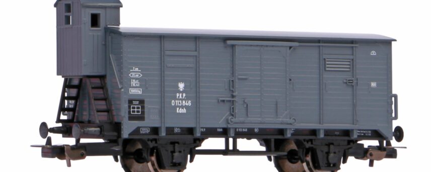 Piko 58928   Boxcar with brakeman’s cabin, PKP