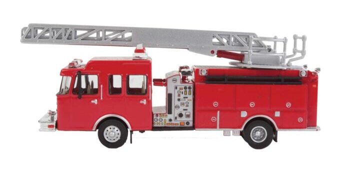 Walthers SceneMaster 13801  Heavy-Duty Fire Engine - Red