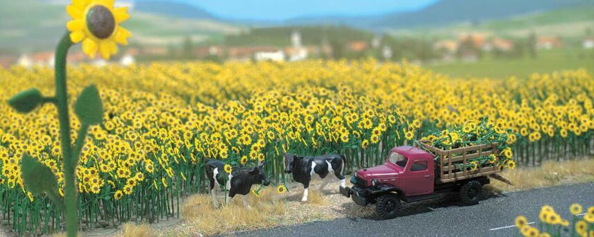 Walthers SceneMaster 1119  Sunflower Field - Kit pkg(60)