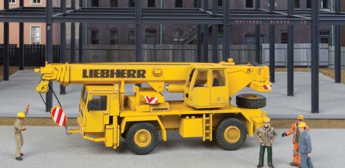 Walthers SceneMaster 11015  Two-Axle Truck Crane - Kit