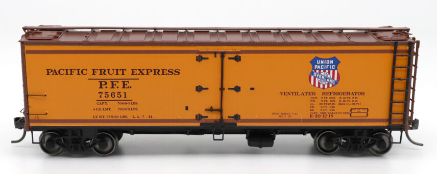 InterMountain Railway 47402-01  R-30-12-18 Wood Refrigerator Car - PFE Stripe