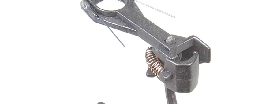 Kadee #142 HO Scale 140-Series Whisker® Metal Couplers with Gearboxes - Medium (9/32") Overset Shank
