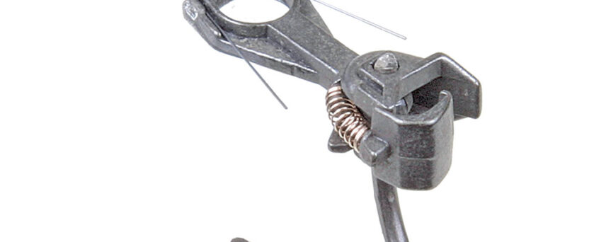 Kadee #143 HO Scale 140-Series Whisker® Metal Couplers with Gearboxes - Short (1/4") Centerset Shank