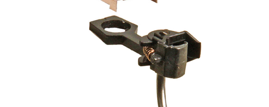 Kadee #27 HO Scale 20-Series Plastic Couplers with Gearboxes - Medium (9/32") Underset Shank