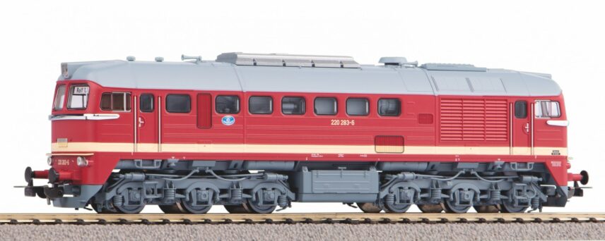 Piko 52900  Diesel locomotive BR220, DR