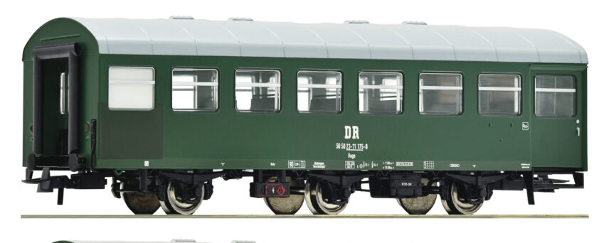 Roco 74070  3 piece set: Passenger coaches “Rekowagen”, DR (Set 1)