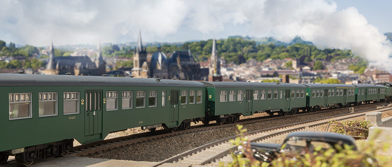Trix 23221  M2 4 pcs passenger car set, SNCB