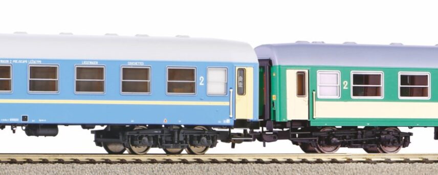 Piko 97302  Set of 2 Intercity passenger coaches, PKP