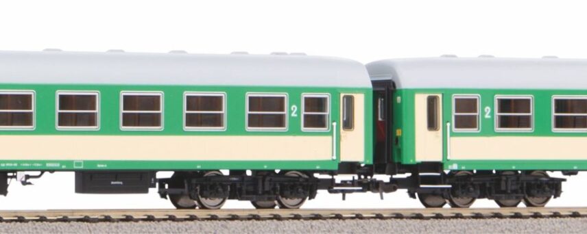 Piko 97303  Set of 2 Intercity passenger coaches, PKP