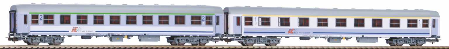 Piko 97304  Set of 2 Intercity passenger coaches, PKP