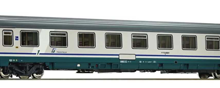 Roco 74284   1st class EC passenger coach, FS